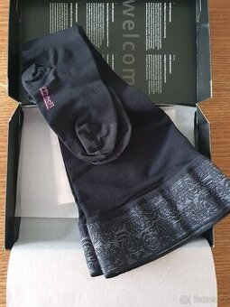 Kompresní elegantní černé punčochy s krajkou - 1
