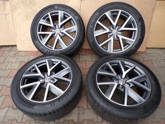 VW Touareg III CR7 Braga 9J x 20 ET33 285/45 R20 108W