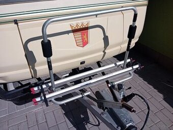 Držák kol na oj karavanu