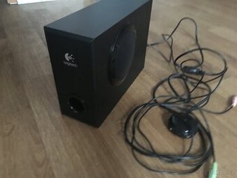 LOGITECH S 220 - 1