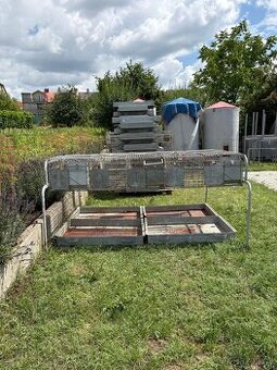 Klec pro králíky, slepice – 8 boxů, niplová napáječka,vyhřív