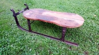 Sáňky-muzejní kus