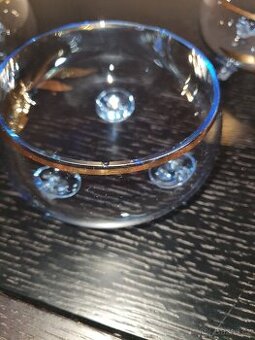 Tenkovrstvé misky na nožičkách, zdobeno zlatem