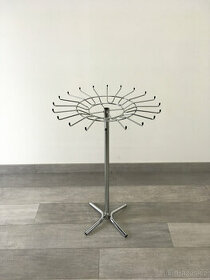 Pultový stojánek na pásky/kravaty/doplňky s velkým ježkem