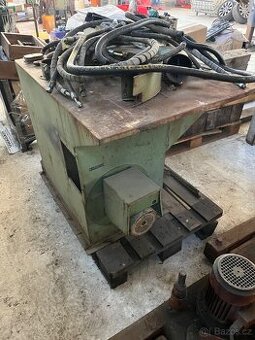 Svářecí odsávací stůl