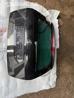 Páté dveře Octavia III combi černá