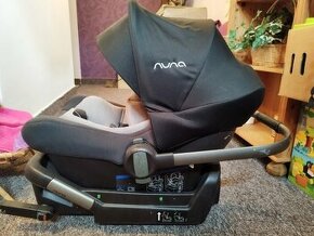 Autosedačka a vajíčko Nuna Pipa Next se zakladnou-neotáčivá