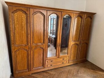 Velká rustikální šatní skříň dub masiv,6065