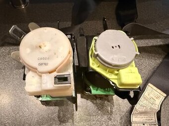 Toyota – sada předních bezpečnostních pásů L+P s pyrotechnic