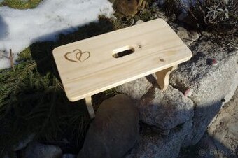 židlička ze smrkového masivu "štokrle"