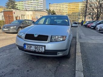 Škoda Fábia 1 - výcvikové vozidlo.