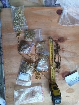 kyvadla a řetízky na hodiny