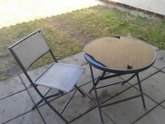 Zahradní stolek se židlí