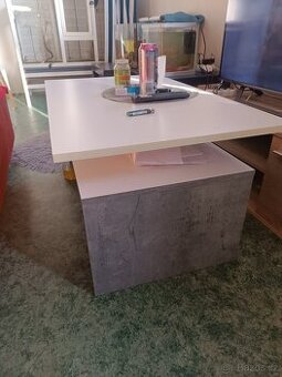 Konferenční stolek