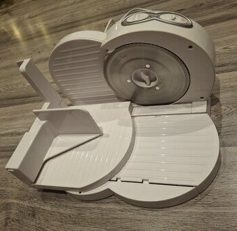 Elektrický kraječ - univerzální