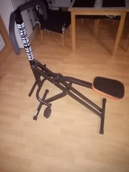 Posilovaci stroj  Total Crunch