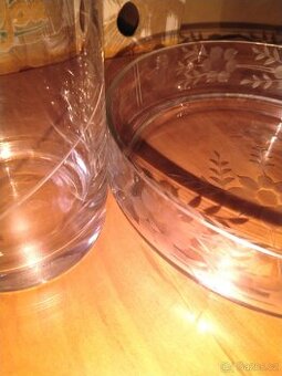 Váza a miska skleněné zdobené