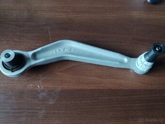 BMW E60/E61 pravé zadní rameno originál
