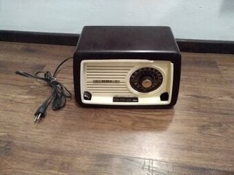 Bakelitové rádio