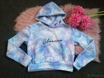Krásná dívčí mikina