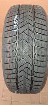 245/45R18 Zimna pneu PIRELLI