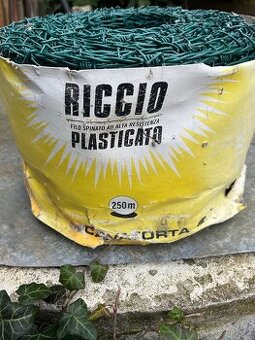 Ostnatý drát 250 m