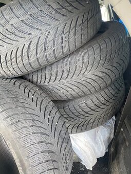 Zimní pneu 215/50/R17 Nokian sada 1000kč