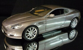Model 1:18 Rarita Aston Martin DB9 coupe Minichamps - 1