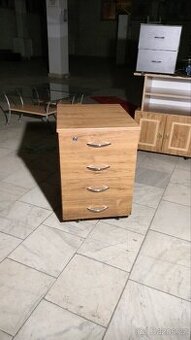 Skříňka/noční stolek