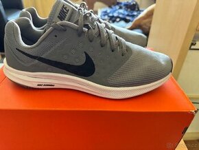sportovní boty NIKE