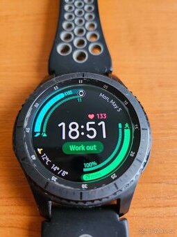 Samsung Galaxy Gear S3 Frontier + náhradní řemínky