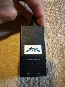 PoE zdroj UbiQuiti - 1
