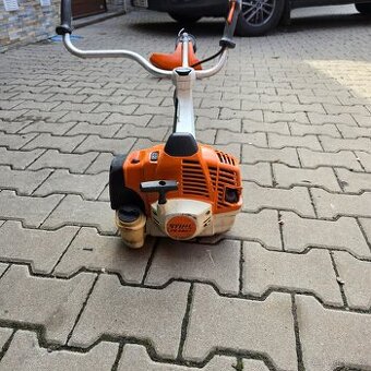 Profesionální křovinořez stihl fs490