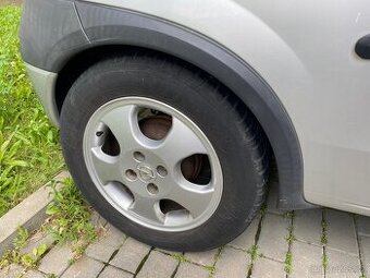 Kola opel corsa - 1