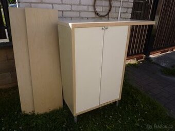 IKEA MAGIKER skříňka dvoudvéřová+ 2x police zdarma