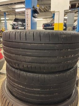 Pneu 235/35 R19 - 2 kusy