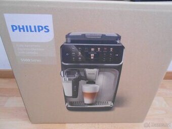Espresso Philips Series 5500 LatteGo EP5549/70, barevný TFT