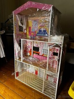 Domeček pro barbie