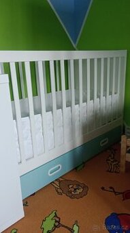 Dětská postýlka IKEA s bohatým příslušenstvím