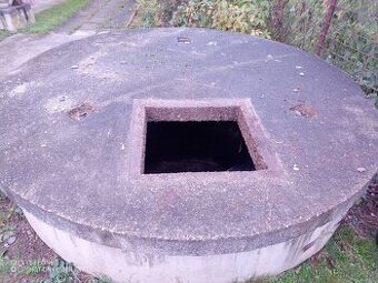 betonový poklop