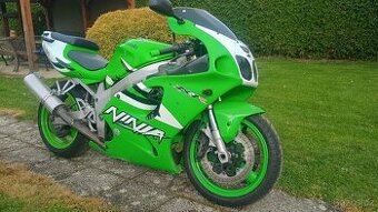 Kawasaki zx7r