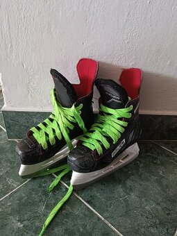 Dětské hokejové brusle Bauer Score 32-34 velikost