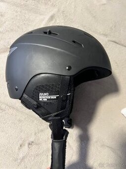 Lyžařská-snowboard helma