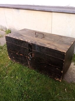 Staré kufry, truhličky