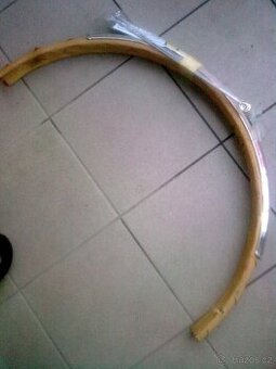 Socialistické blatníky 28