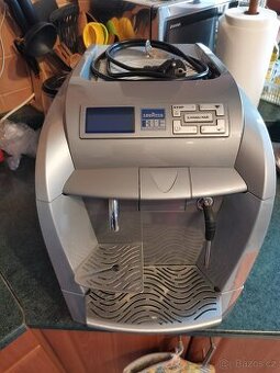 Kávovar Lavazza Blue na kapsle