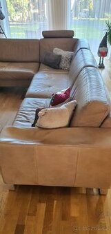Kožená béžová sedačka – velmi pohodlná, dobrý stav