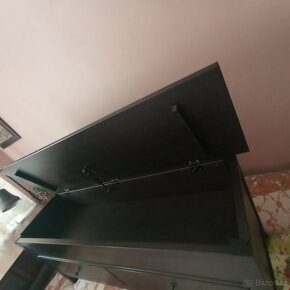 Komoda s úložným prostorem