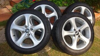 Toyota ALU kola a letní pneu BARUM BRAVURIS 3, 195/50 R15 H