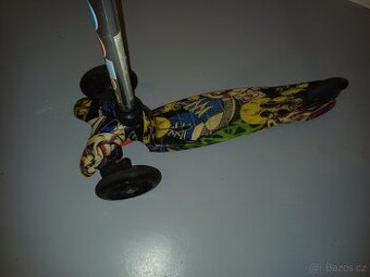 Tříkolová koloběžka  - černá s barevnými vzory